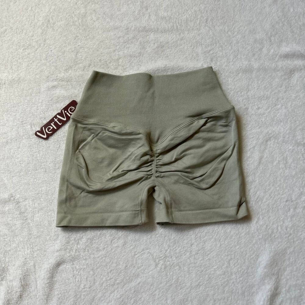 Vertvie gray butt scrunch shorts women’s small nwt